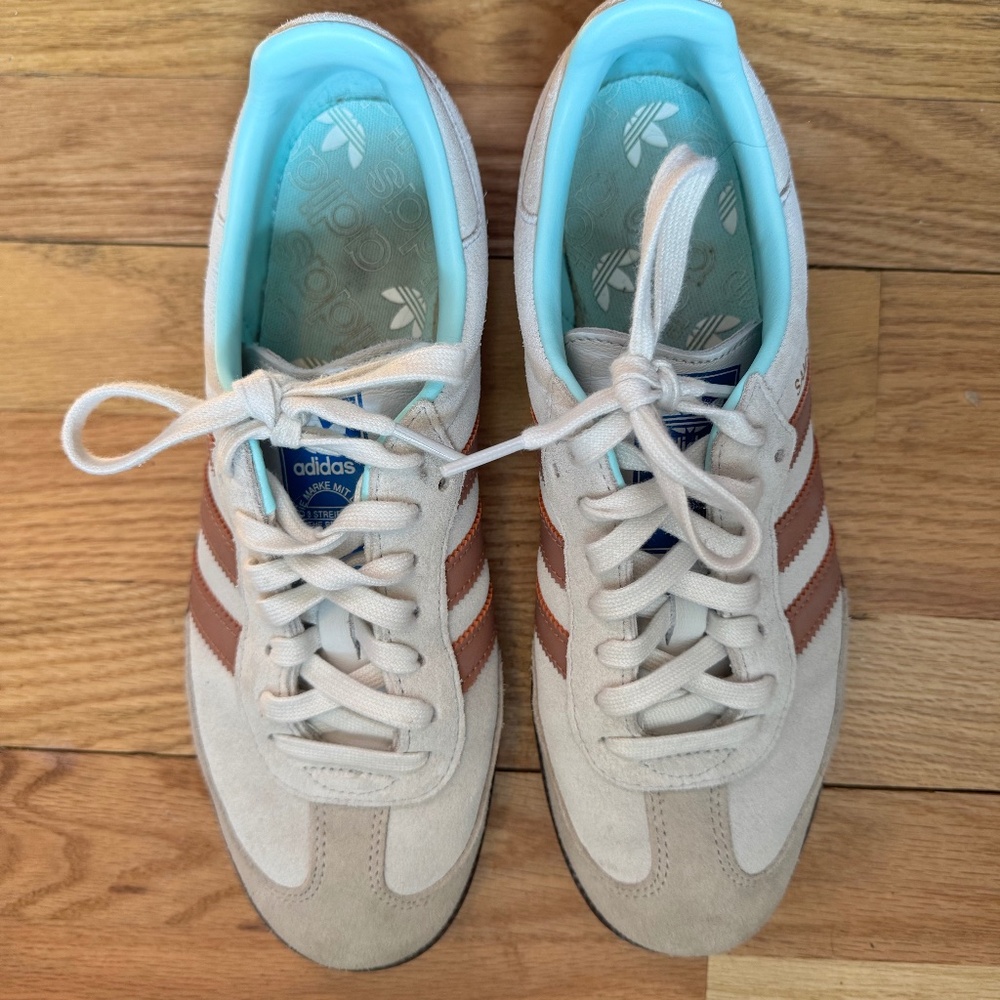 Adidas Sambas- Crystal White/Clay Strata/Gum